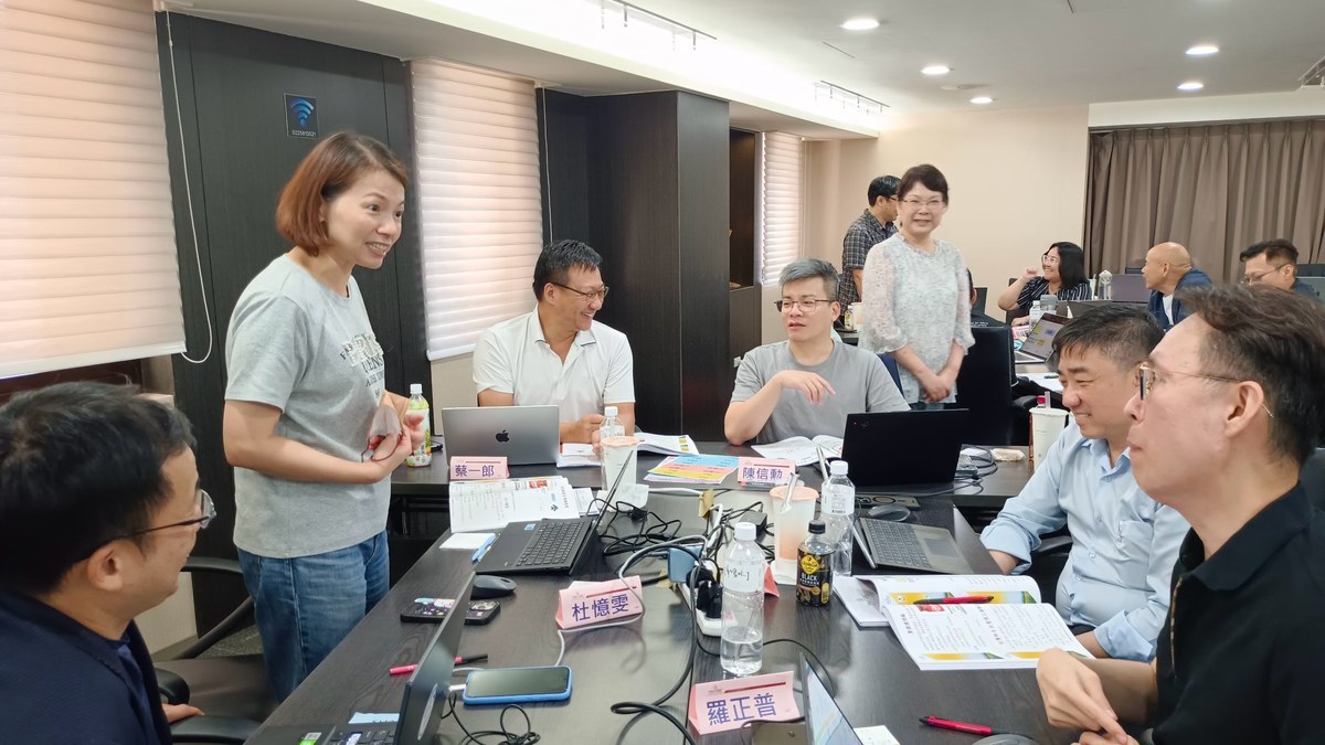 小組討論現場,交換彼此對案例的真實顧慮