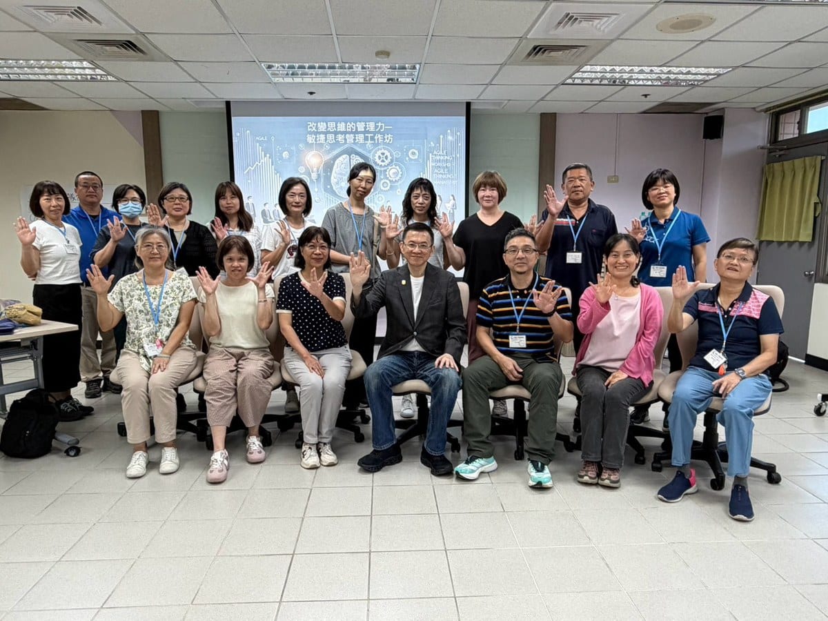 18位薦任文官全班合照