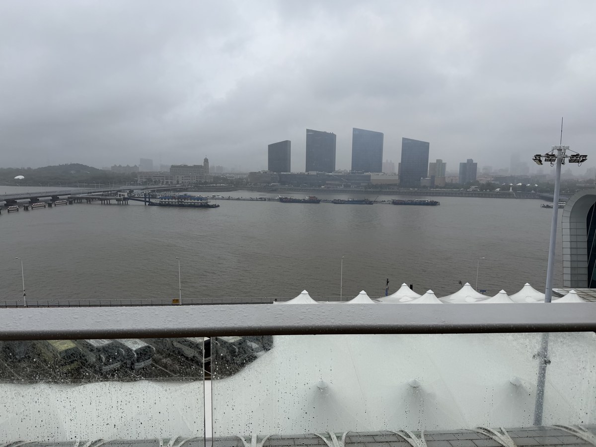 郵輪返回上海或上海天際線